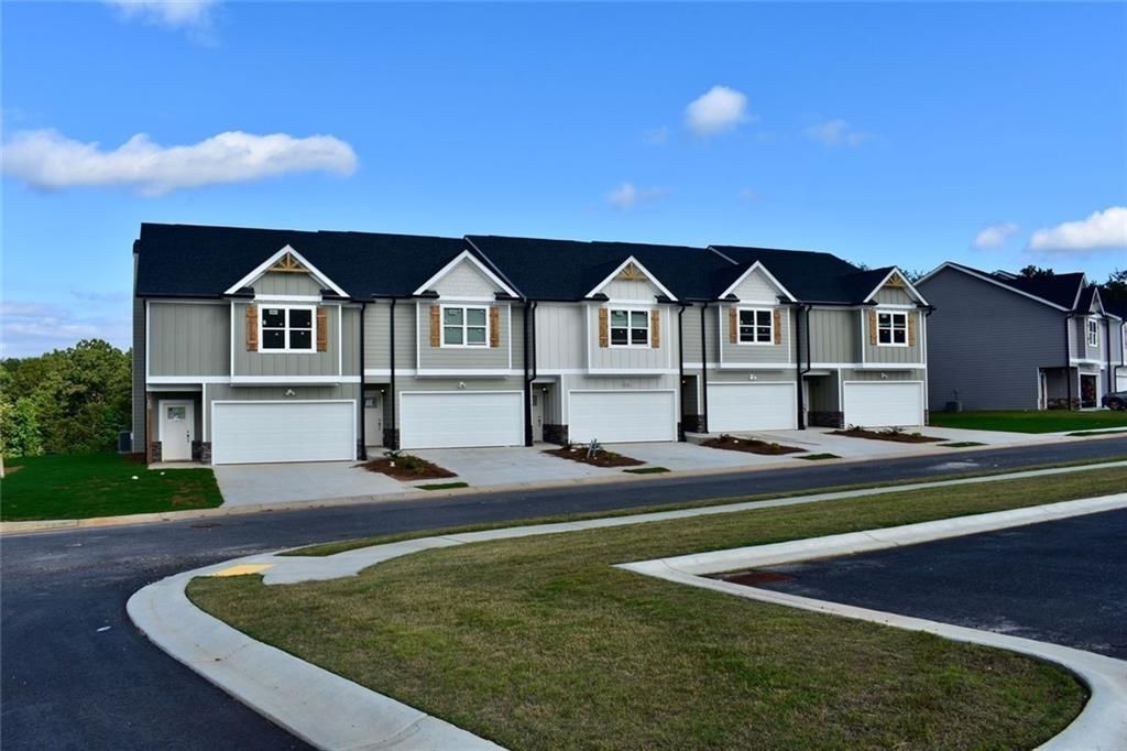 6334 Pine Ridge Point, Lula, GA 30554 Main Photo