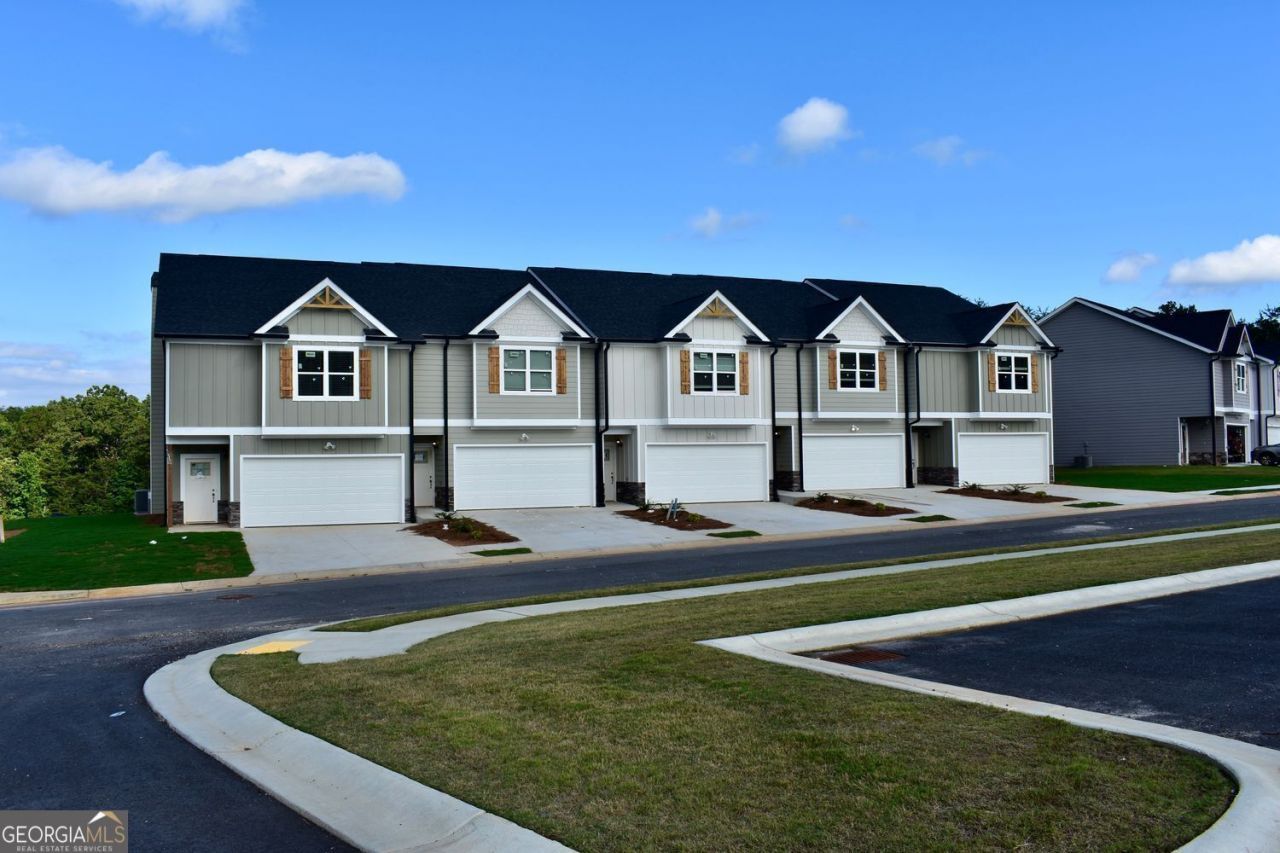 6334 Pine Ridge Point, Lula, GA 30554 Main Photo