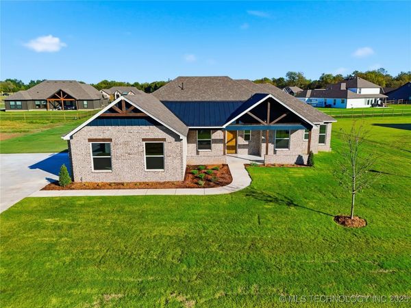 16315 E 101st Street North , Owasso, OK 74055