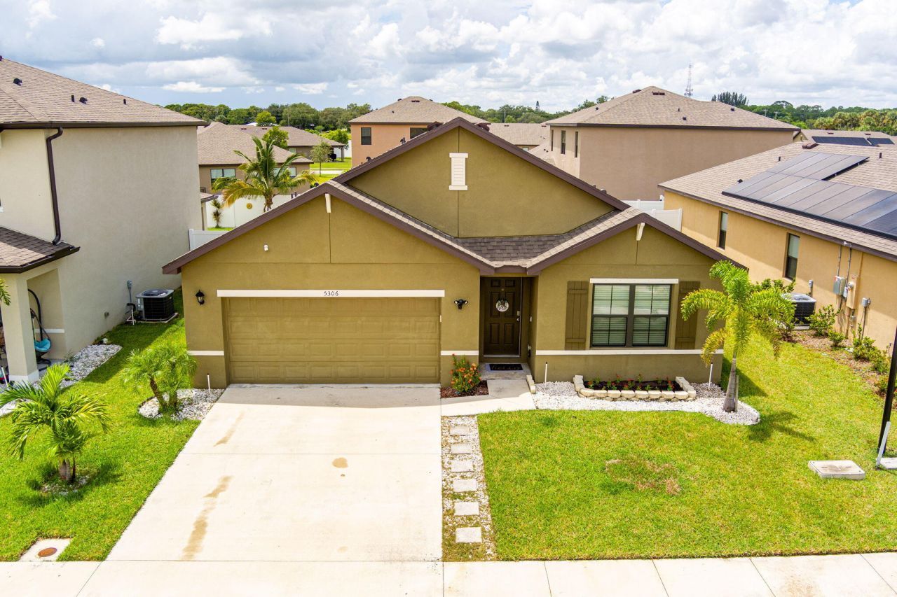 5306 Entertainment Way, Fort Pierce, FL 34947 Photo