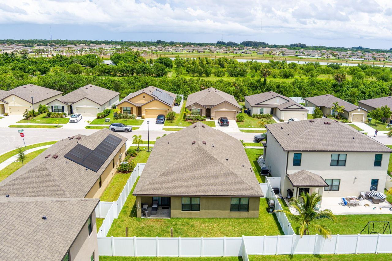 5306 Entertainment Way, Fort Pierce, FL 34947 Photo