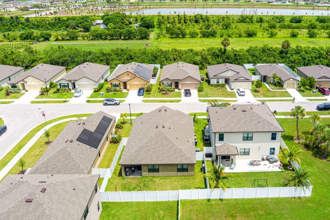 5306 Entertainment Way, Fort Pierce, FL 34947 Photo