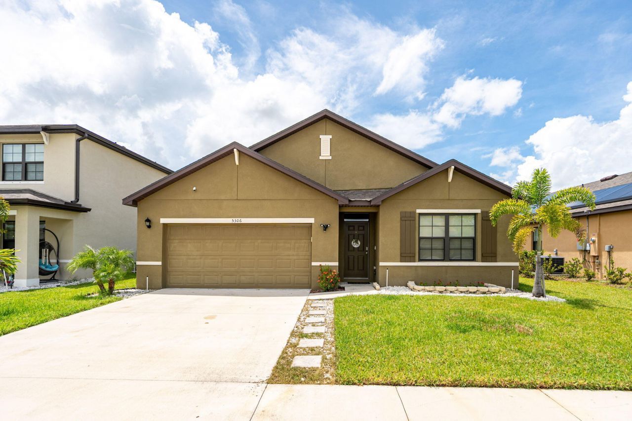 5306 Entertainment Way, Fort Pierce, FL 34947 Photo