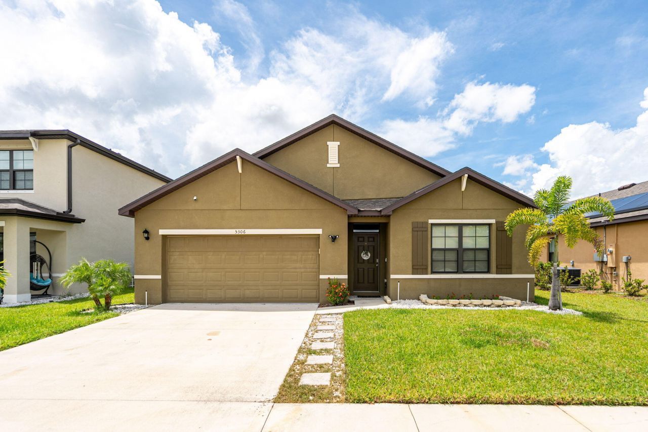 5306 Entertainment Way, Fort Pierce, FL 34947 Photo