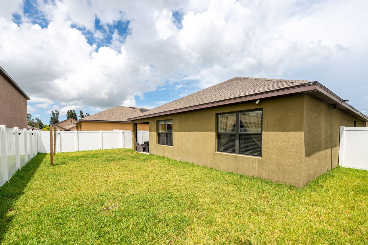 5306 Entertainment Way, Fort Pierce, FL 34947 Photo