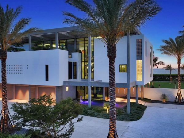 8250 SANDERLING ROAD, SARASOTA, FL 34242