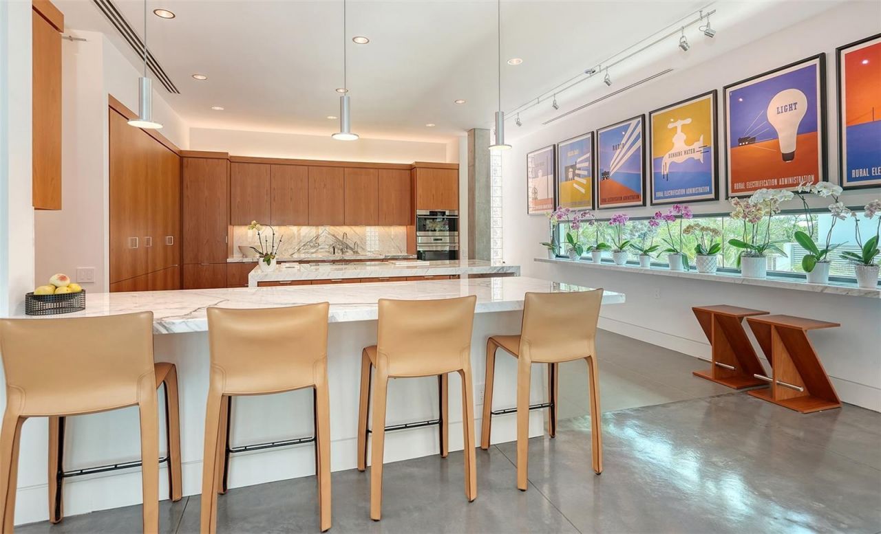 8250 Sanderling Road, Sarasota, FL 34242 Photo