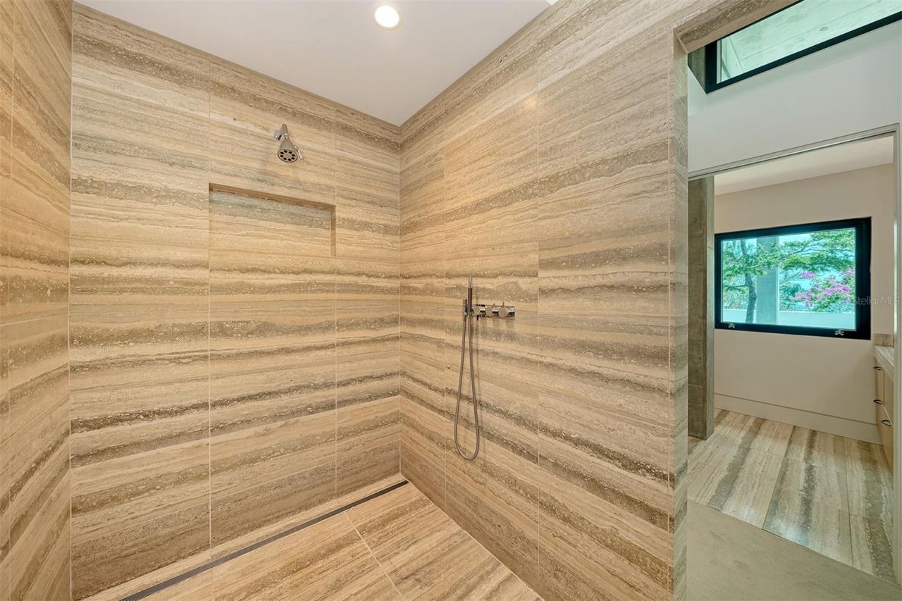 8250 Sanderling Road, Sarasota, FL 34242 Photo