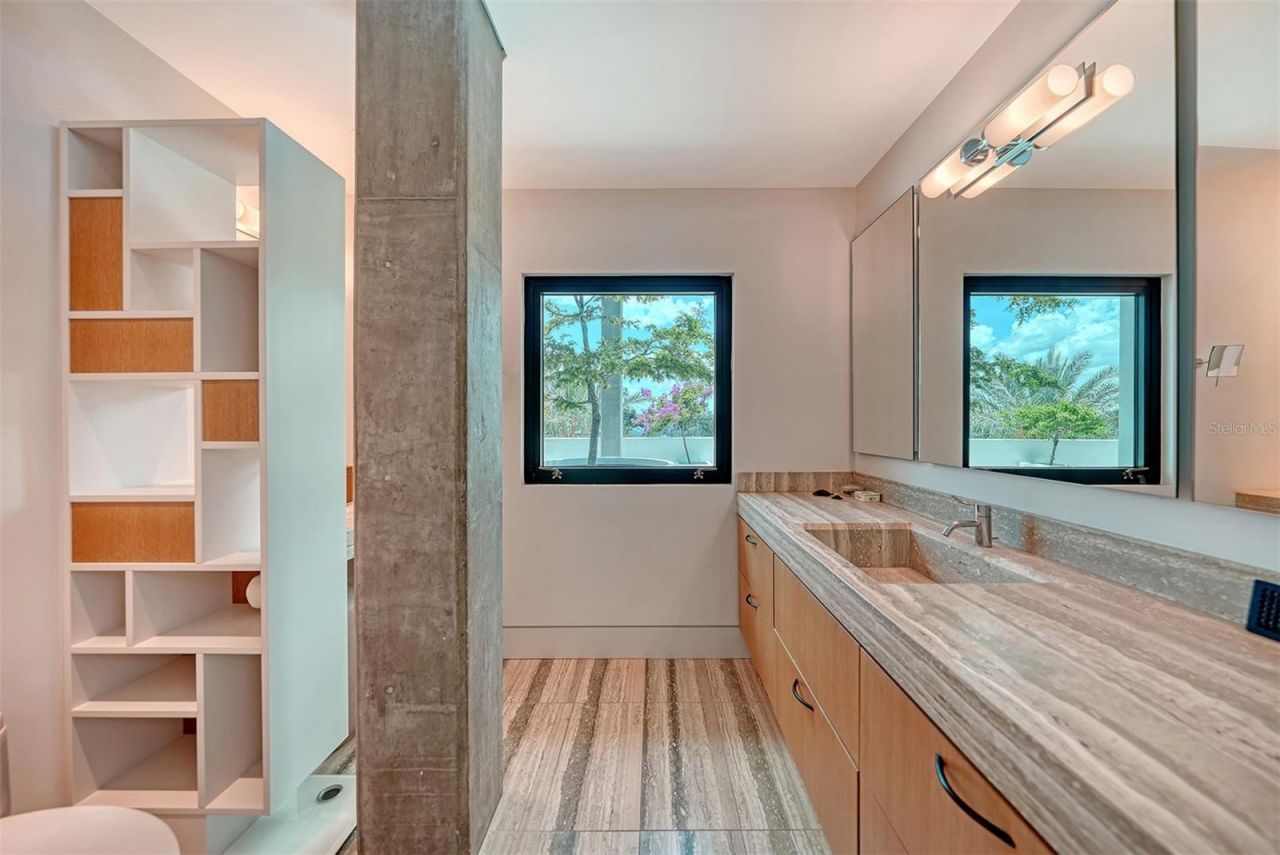 8250 Sanderling Road, Sarasota, FL 34242 Photo