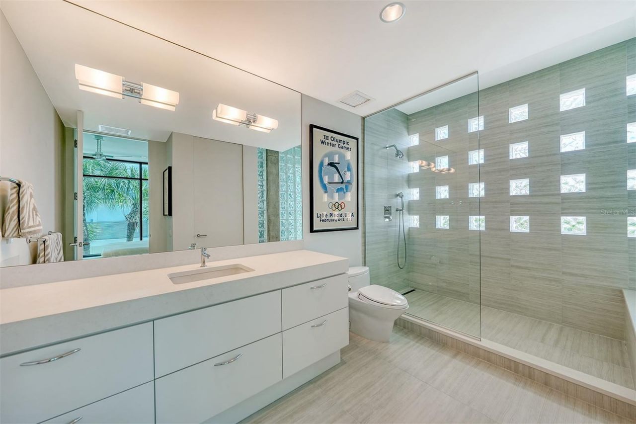 8250 Sanderling Road, Sarasota, FL 34242 Photo