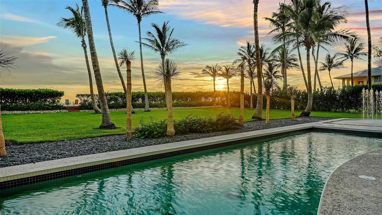 8250 Sanderling Road, Sarasota, FL 34242 Photo