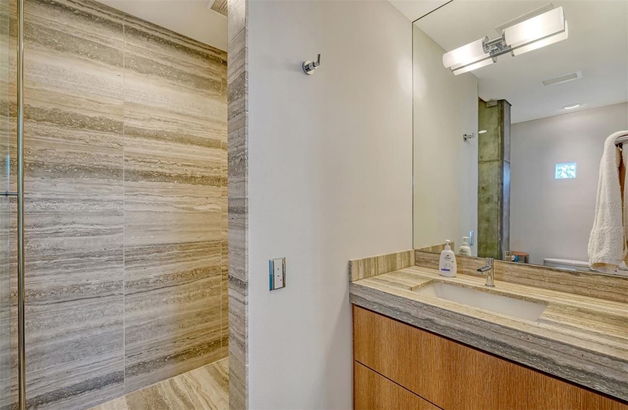 8250 Sanderling Road, Sarasota, FL 34242 Photo