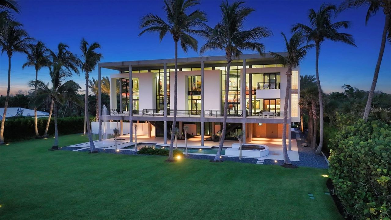 8250 Sanderling Road, Sarasota, FL 34242 Photo