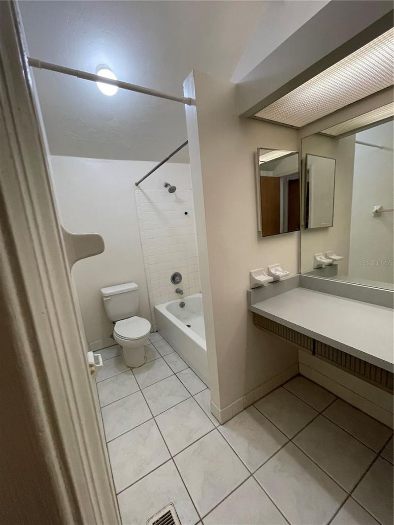 3504 NW 37th Avenue, Gainesville, FL 32605 Photo
