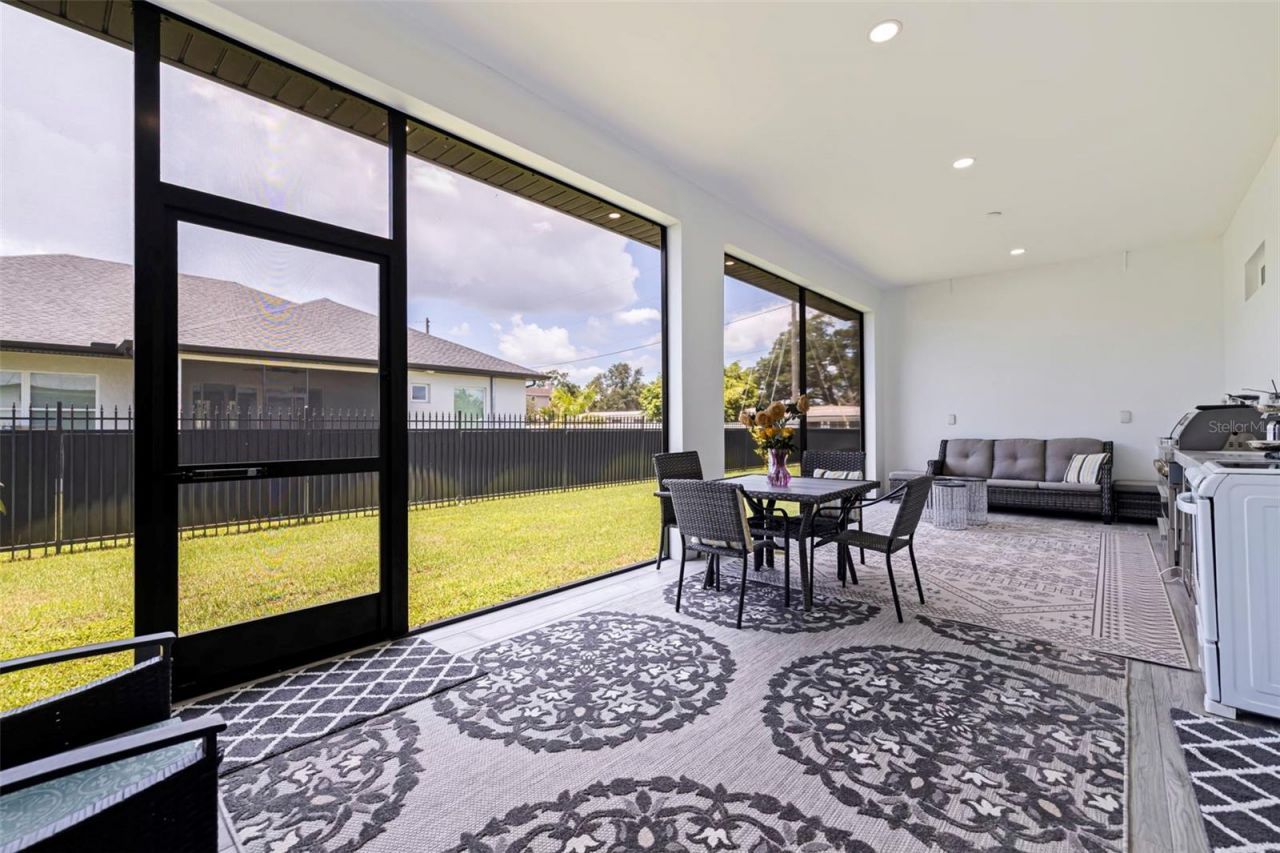 6396 18th Street N, Saint Petersburg, FL 33702 Photo