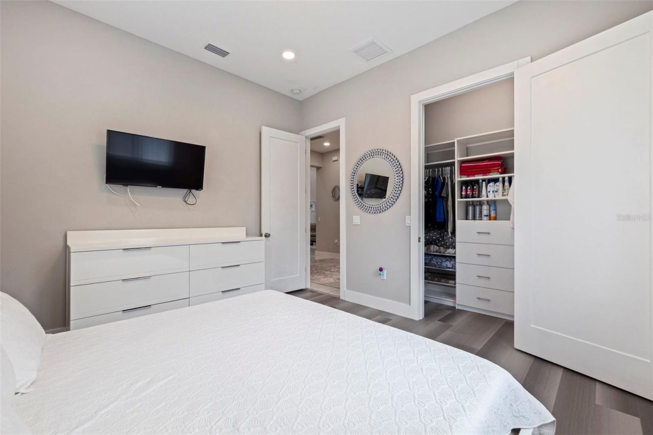 6396 18th Street N, Saint Petersburg, FL 33702 Photo