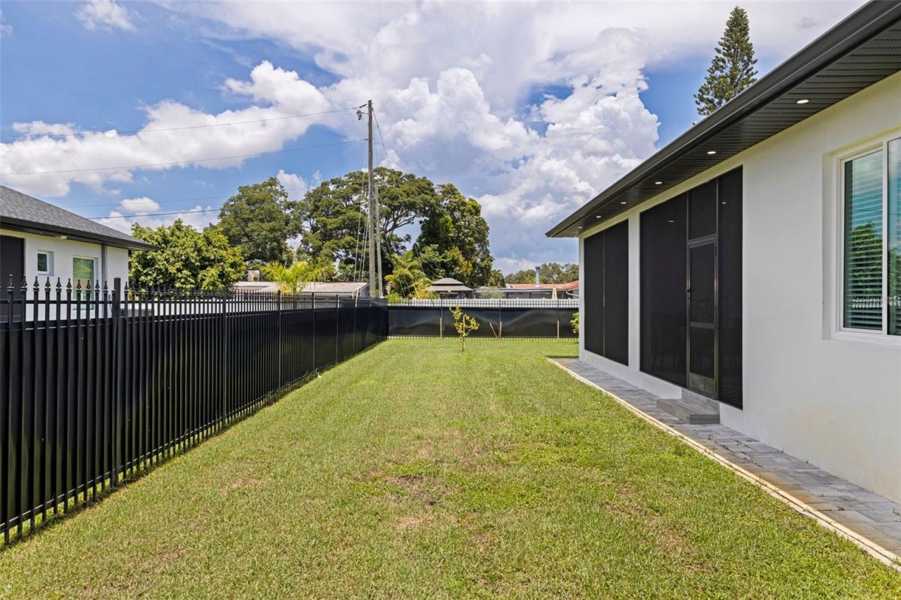 6396 18th Street N, Saint Petersburg, FL 33702 Photo