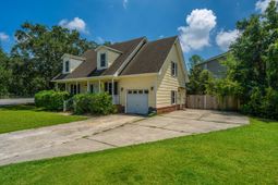 1477 Theresa Drive photo 4