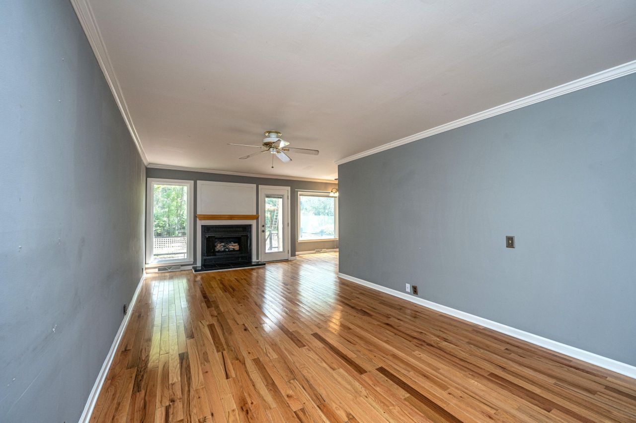 1477 Theresa Drive Photo 6