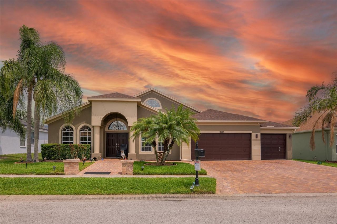 10327 Meadow Crossing Drive, Tampa, FL 33647 Main Photo