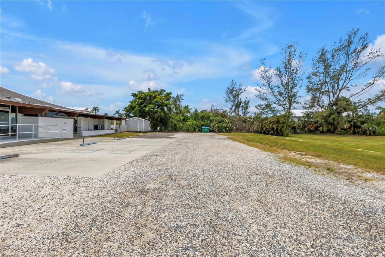 6608 Marina Drive, Holmes Beach, FL 34217 Photo