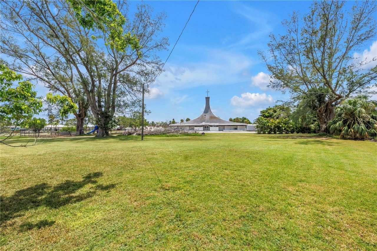 6608 Marina Drive, Holmes Beach, FL 34217 Photo