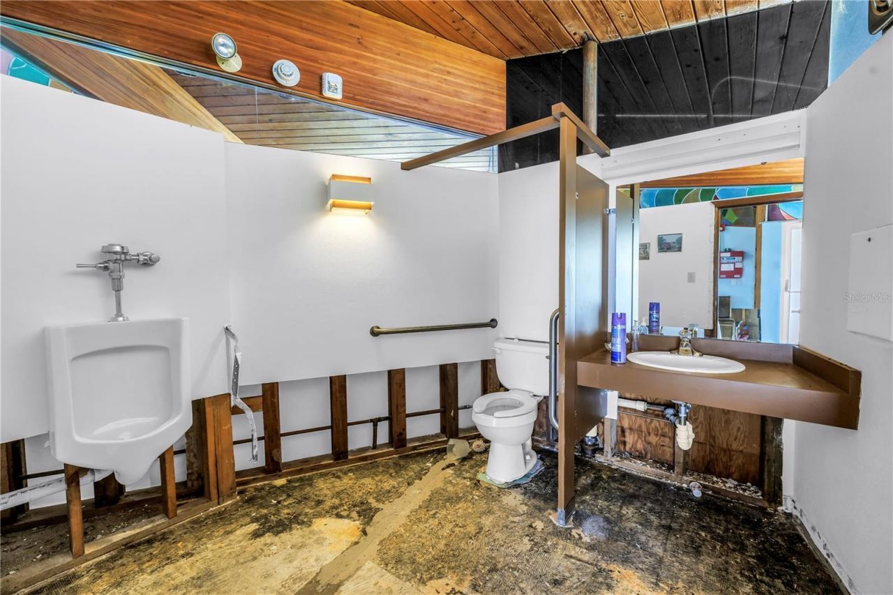 6608 Marina Drive, Holmes Beach, FL 34217 Photo