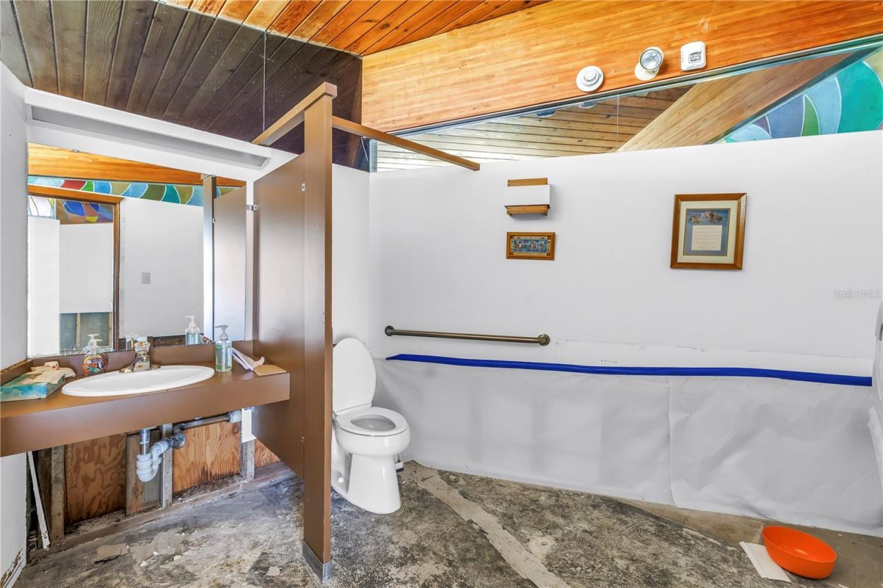 6608 Marina Drive, Holmes Beach, FL 34217 Photo