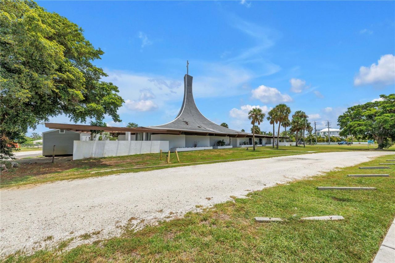 6608 Marina Drive, Holmes Beach, FL 34217 Photo