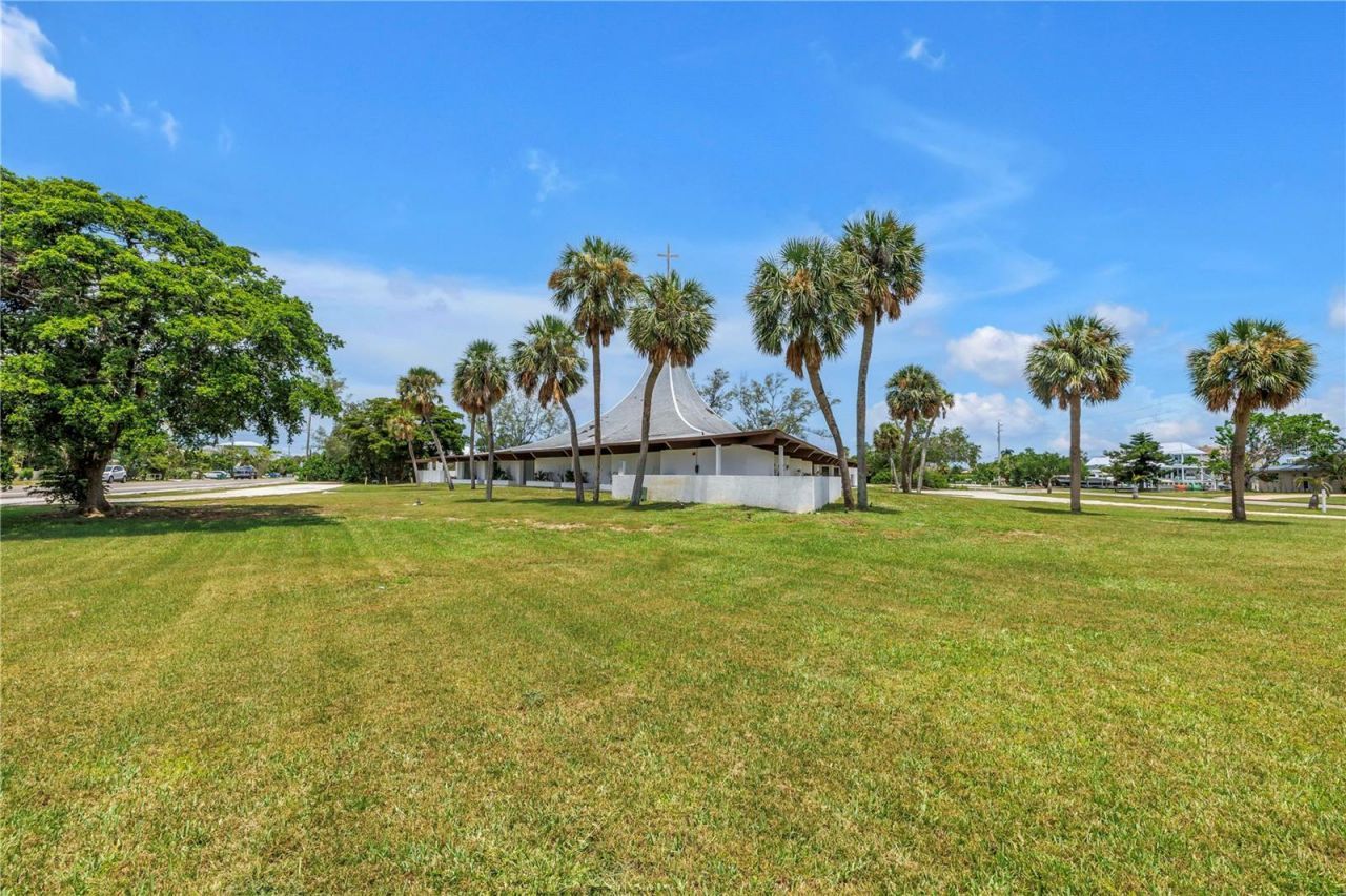 6608 Marina Drive, Holmes Beach, FL 34217 Photo