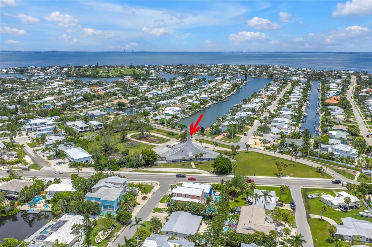 6608 Marina Drive, Holmes Beach, FL 34217 Photo