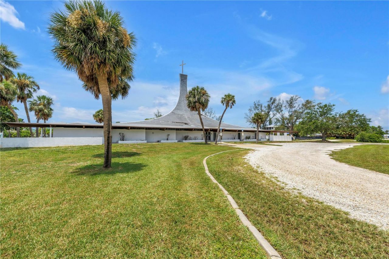 6608 Marina Drive, Holmes Beach, FL 34217 Photo