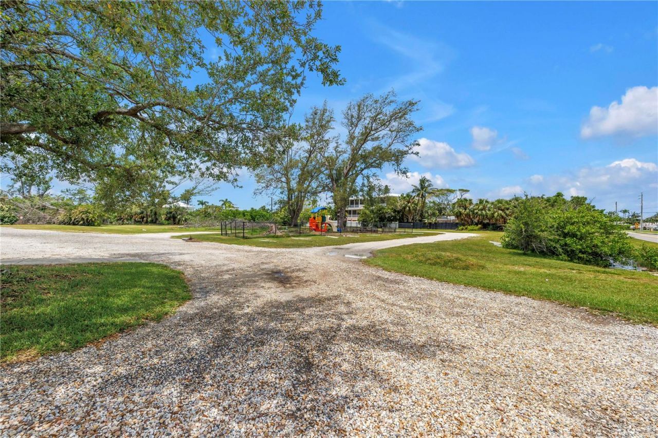 6608 Marina Drive, Holmes Beach, FL 34217 Photo