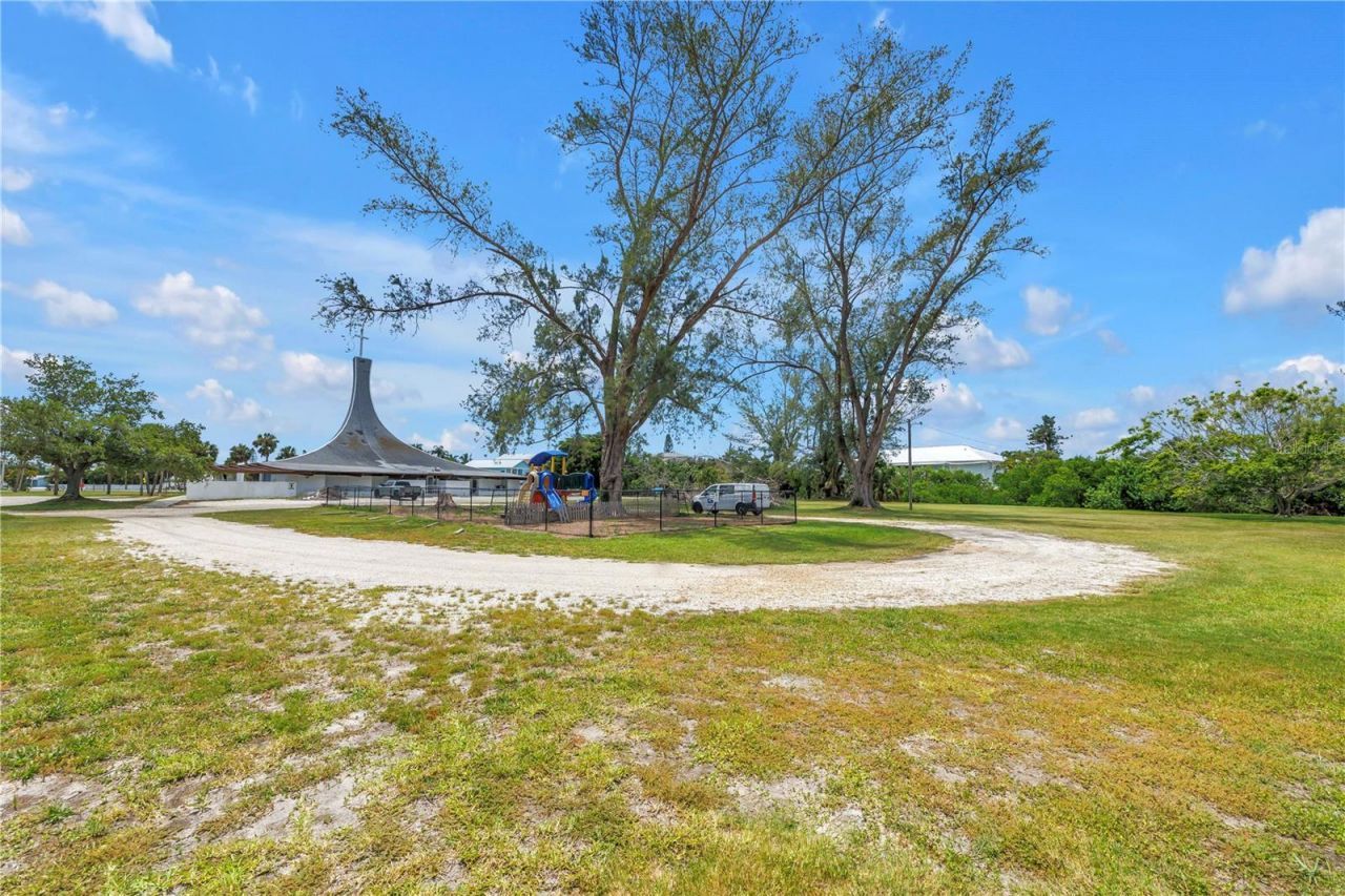 6608 Marina Drive, Holmes Beach, FL 34217 Photo