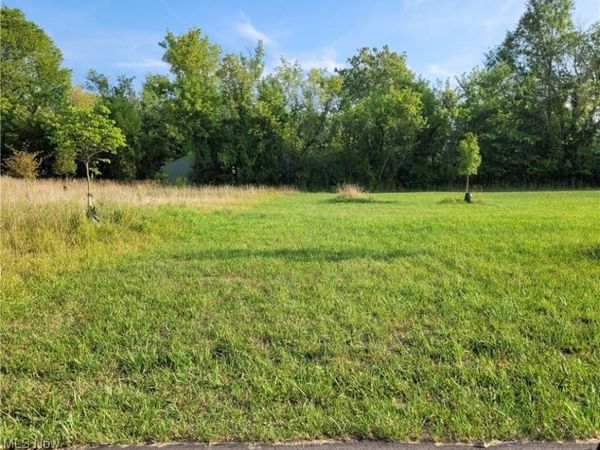 2035 van wye Street SE, Warren, OH 44484