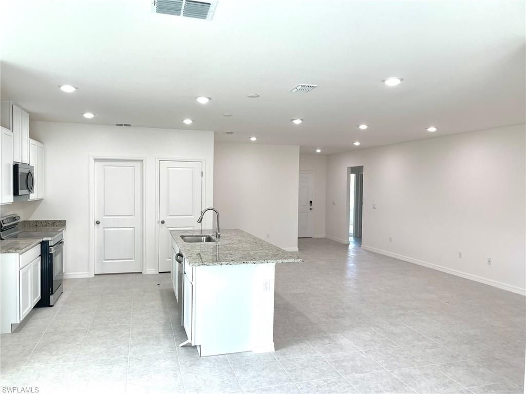 341 SW 29th Ave, Cape Coral, FL 33991 Photo