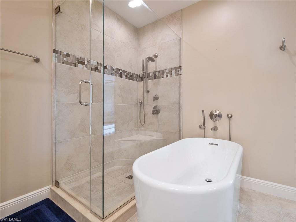 14819 Laguna Dr, Unit 703, Fort Myers, FL 33908 Photo