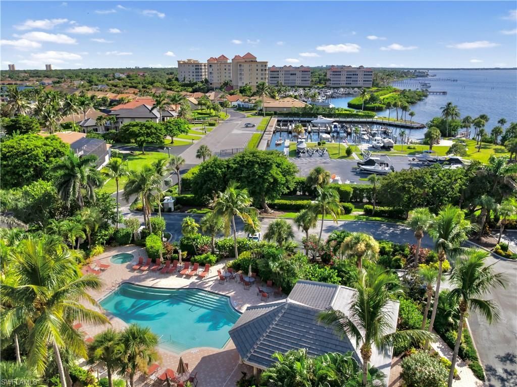 14819 Laguna Dr, Unit 703, Fort Myers, FL 33908 Photo