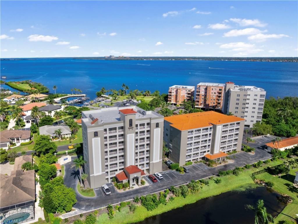 14819 Laguna Dr, Unit 703, Fort Myers, FL 33908 Photo