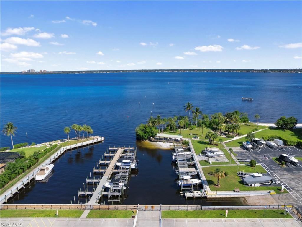 14819 Laguna Dr, Unit 703, Fort Myers, FL 33908 Photo