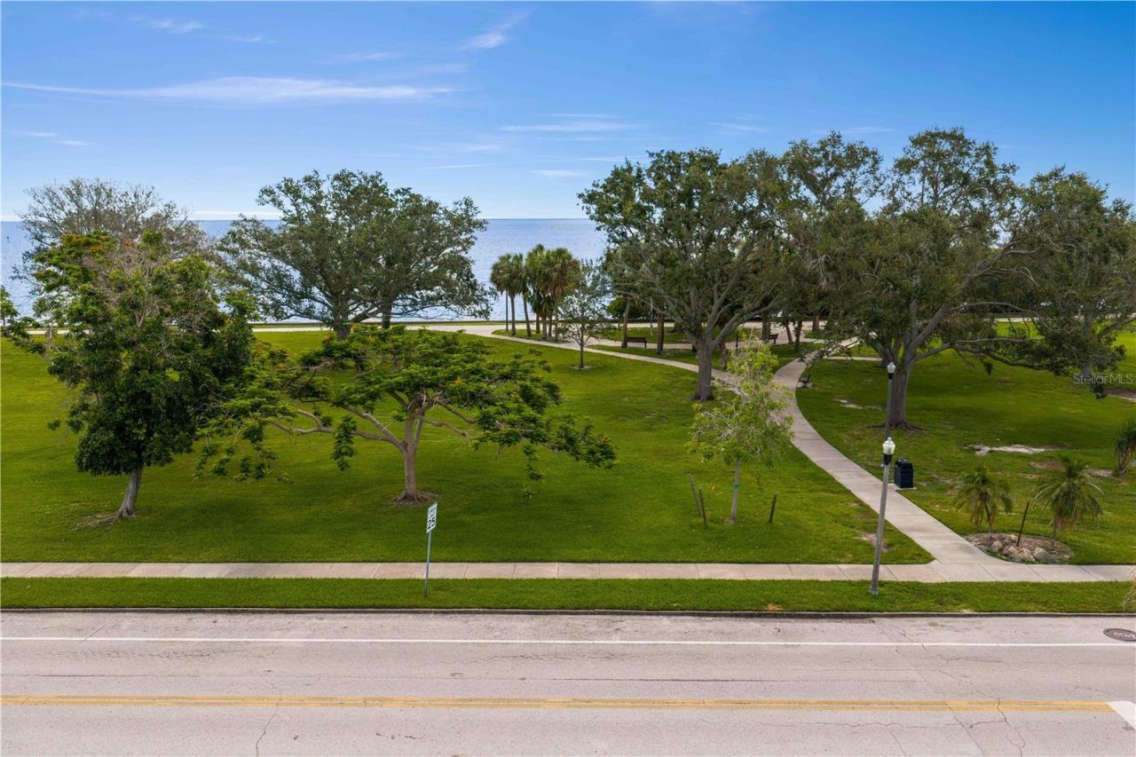 1500 N Shore Drive Ne, Saint Petersburg, FL 33704 Photo