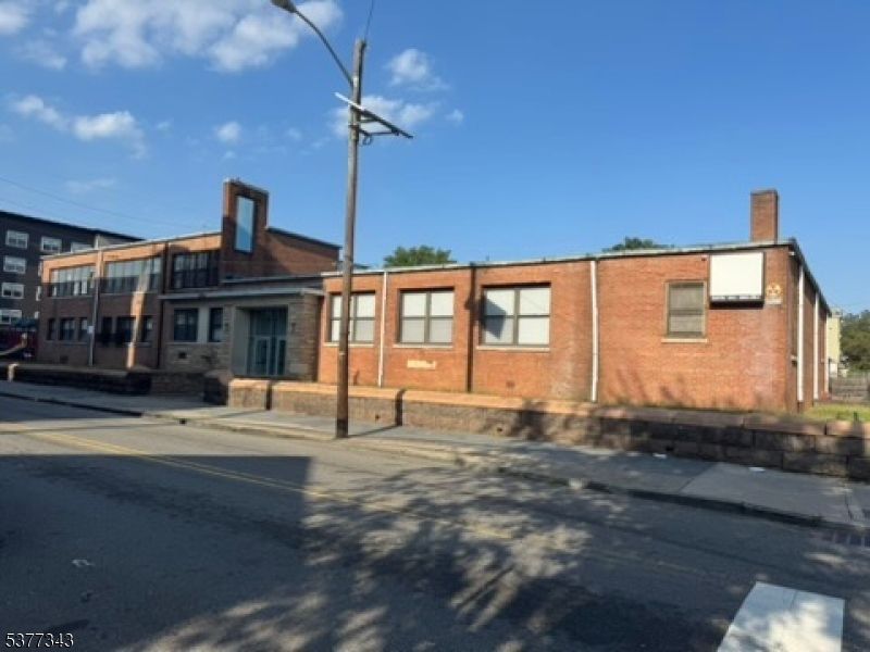 179 Carroll St, Paterson, NJ 07501 Main Photo