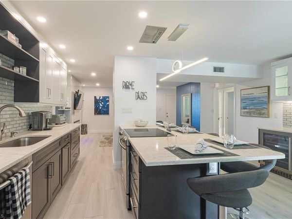 788 Park Shore DR, Unit F37, NAPLES, FL 34103