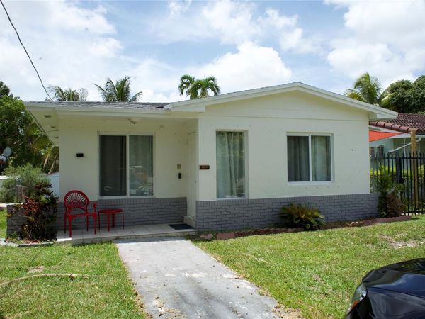 11150 Peachtree Drive, Miami, FL 33161