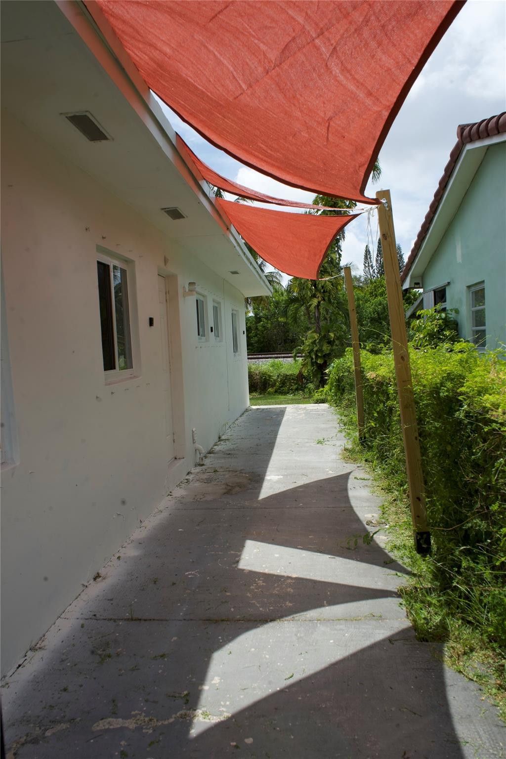 11150 Peachtree Drive, Miami, FL 33161 Photo