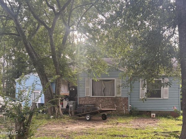 1746 Hampton Street, Jackson, MS 39209
