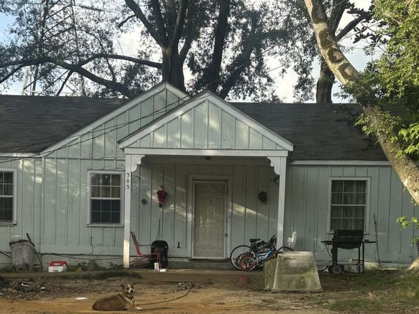 303 Sunny Lane Drive, Jackson, MS 39204