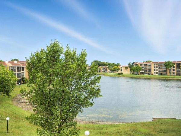 5836 Coral Lake Dr, Unit 312, Margate, FL 33063