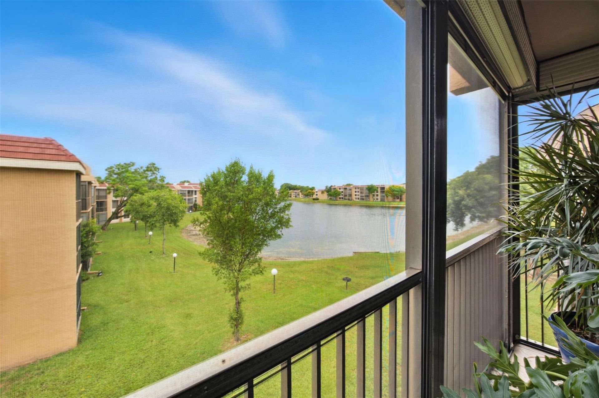 5836 Coral Lake Dr, Unit 312, Margate, FL 33063 Photo