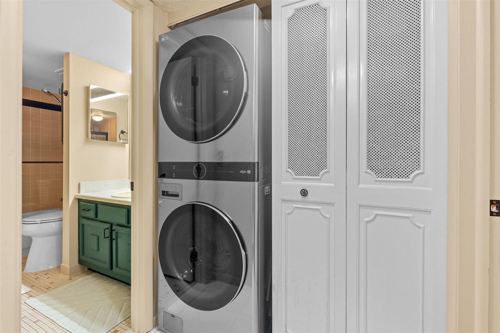 5836 Coral Lake Dr, Unit 312, Margate, FL 33063 Photo